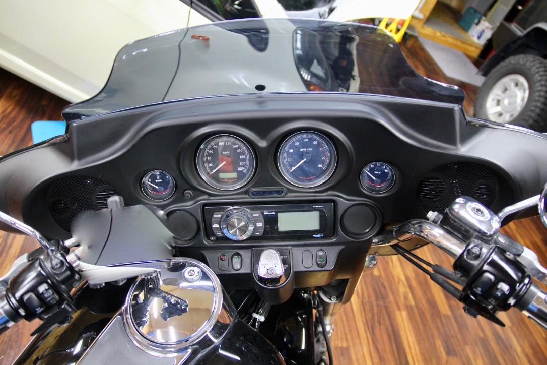 ハーレー純正オーディオの音質向上／スピーカー交換編 Harley Davidson FLHT ツーリングモデルの場合 | HOT WIRED  (ホットワイヤード) オフィシャルブログ -NAGOYA 052 MOTORING-