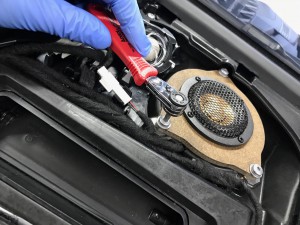 BMW ベンツ センタースピーカー交換 スピーカー交換  音質向上 純正　HOT WIRED 名古屋