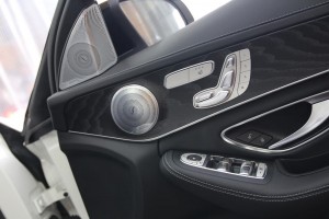 W205 BENZ ベンツ Cクラス 外部入力　有効化　コーディング　CarPlay インターフェース　ミラーリング　後付け　カープレイ