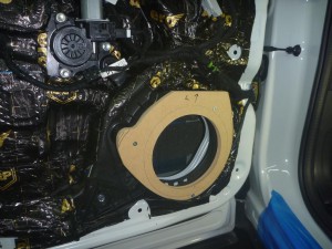 CX-5 正しいドアのデッドニングのやり方　制振　防音　静音　STP HOT WIRED ホットワイヤード　名古屋　車内の静音化　カーオーディオ　スピーカー交換　BOSE アウターバッフル製作