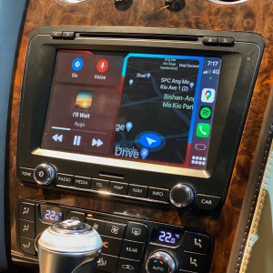 BENTLEY 純正ナビ　後付けCarPlay Apple CarPlay AndroidAuto ミラーリング　iPhone コーディング　インターフェース　名古屋　ホットワイヤード　HOT WIRED カーオーディオ専門店