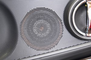 BMW NIMI ミニ　スピーカー交換 ツイーター　デッドニング　コーディング　有効化　ミラーリング　ワイヤレス　NBT EVO F54/F55/F56/F57/F60/F61/F62 名古屋　HOT WIRED  Audible Physics