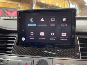 アウディ Audi A8 S8 ワイヤレス　Apple CarPlay カープレイ　後付け　インターフェース　Android Auto ミラーリング　Youtube　