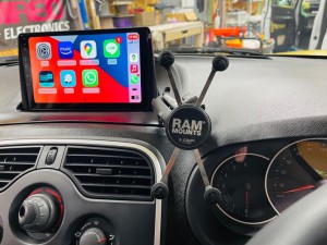 カングー kangoo ナビ　交換　取付　10インチ　デカングー　iPhoneホルダー　スマホ　ホルダー　iPad GoPro ラムマウント　カープレイ　CarPlay ミラーリング　アンドロイド