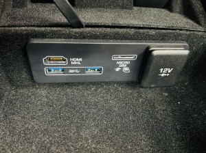 レンジローバー　HDMI RCA 外部入力　ミラーリング　CarPlay カープレイ　Apple CarPlay Android Auto 後付け　ワイヤレス　iPhone HDMI ランドローバー　イヴォーグ　ディフェンダー　ディスカバリー　ランドローバー　RANGE ROVER コーディング　並行輸入　平行　左ハンドル