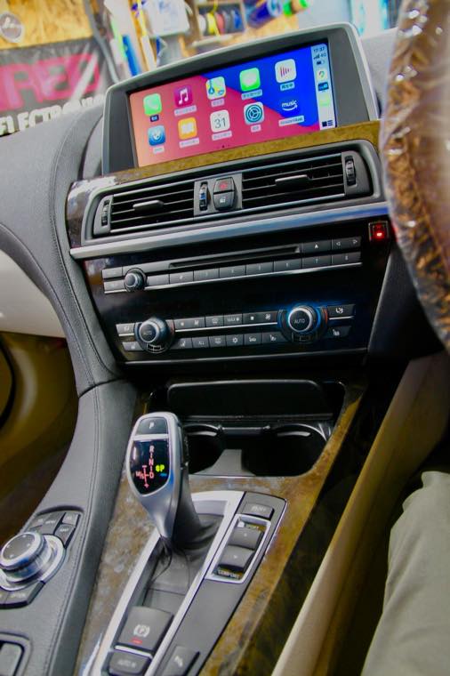 BMW純正ナビ CIC 後付けワイヤレスCarPlay・ミラーリング・Android Auto・USBメディア再生・映像入力  などを装備したCarPlayインターフェースのご紹介です。 HOT WIRED (ホットワイヤード) オフィシャルブログ -NAGOYA 052  MOTORING-