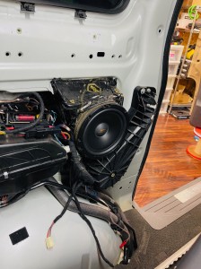 Vクラス BENZ ベンツ　スピーカー交換　ツイーター　ドアスピーカー　音質向上　サイバーナビ　Mercury Car Audio HOT WIRED