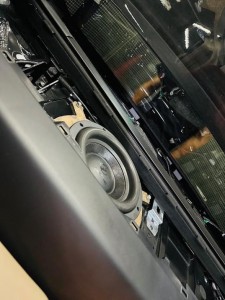レクサス　Lexus mark Levinson マークレビンソン ウーハー サブウーハー スピーカー交換　音質改善　音質向上　低音　リアトレイ　HOT WIRED Mercury Car Audio Audible Physics 8インチ　薄型ウーハー