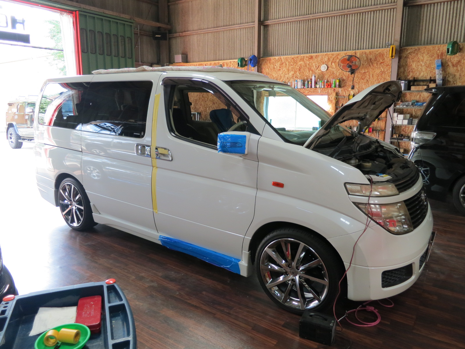 日産エルグランド　スピーカー交換，ツイーターをAピラーに埋込