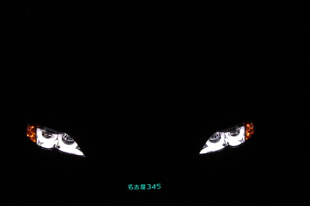 E46 BMW 318i ツーリング　ヘッドライト交換