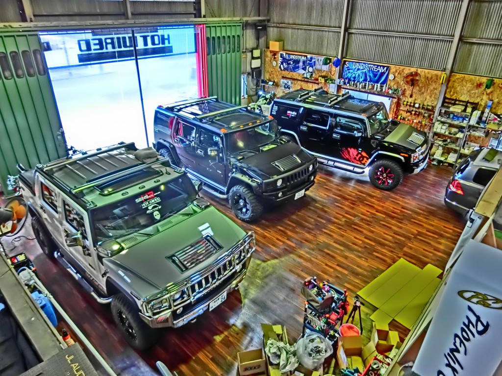 HUMMER H2 オイル交換／バッテリー交換