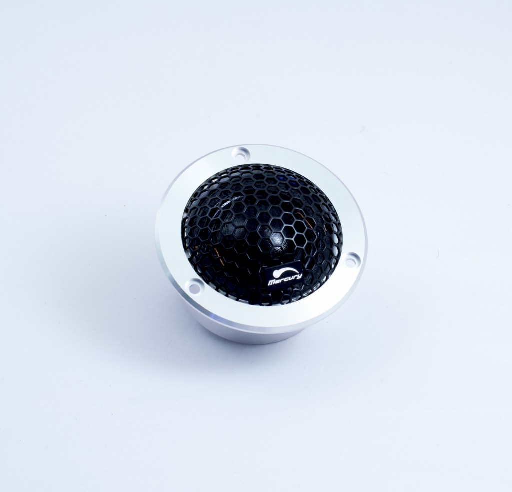 MERCURY CAR AUDIO のスピーカー＆アンプとサウンドナビプレミで3WAYマルチを組む