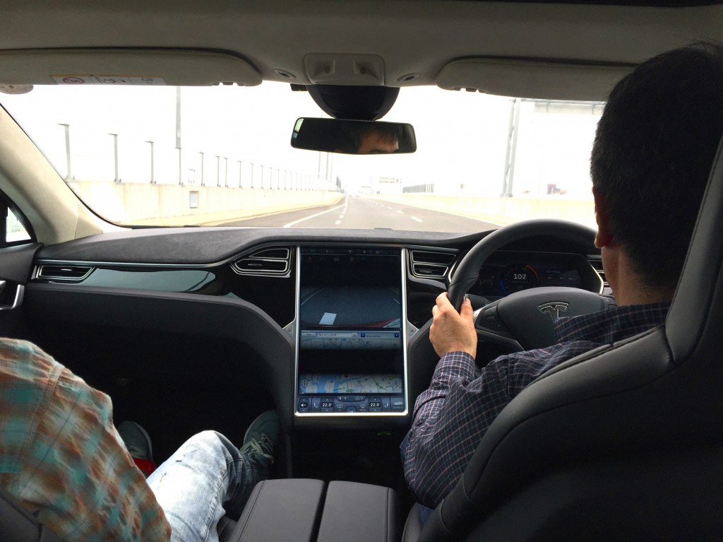 TESLA　 テスラ　100％電気自動　試乗インプレ