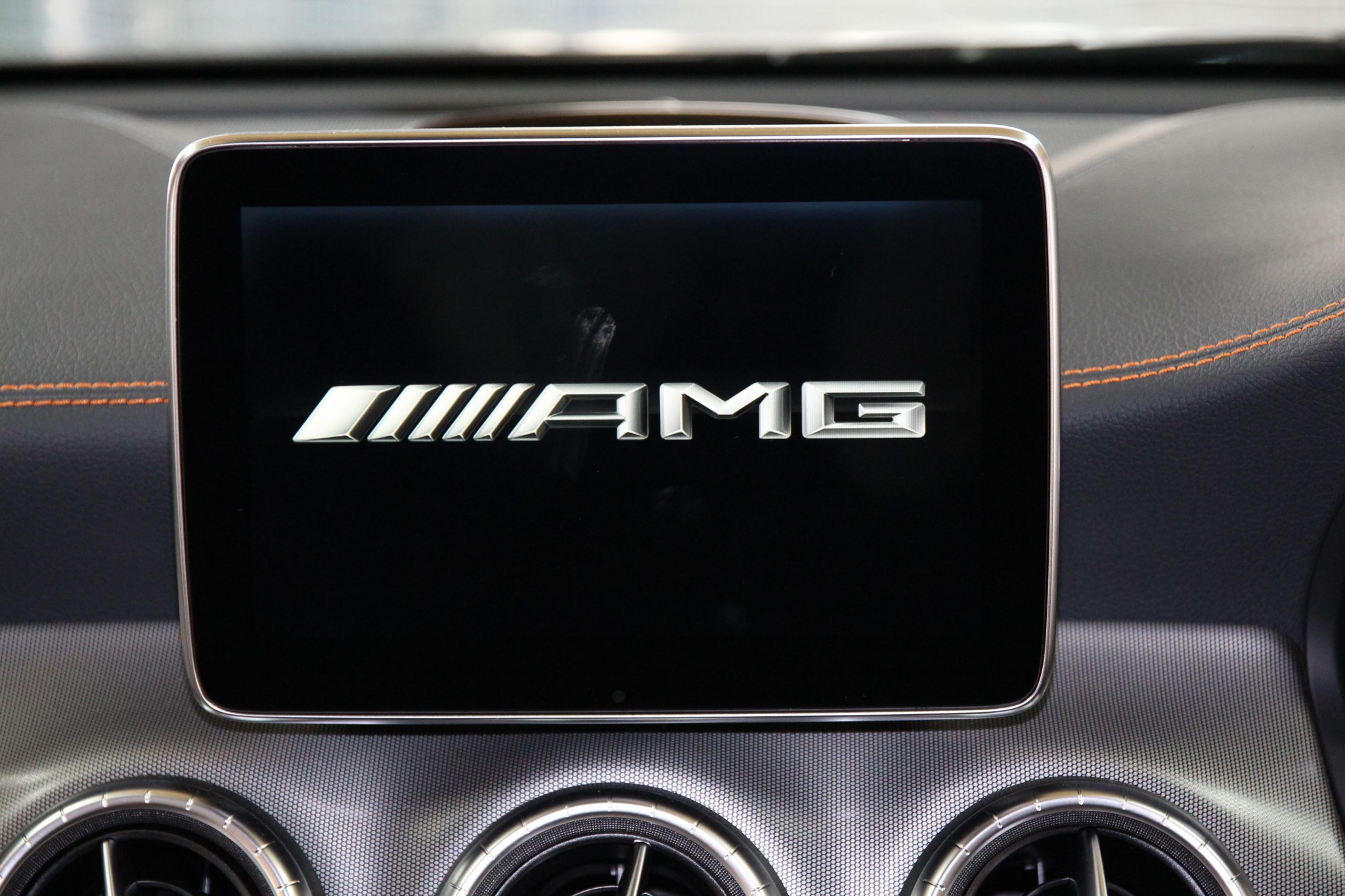 CLA,GLA,A180 ベンツ純正オーディオでApple CarPlay＋Android Auto を利用可能にする。NTG5s1 BENZ コーディング