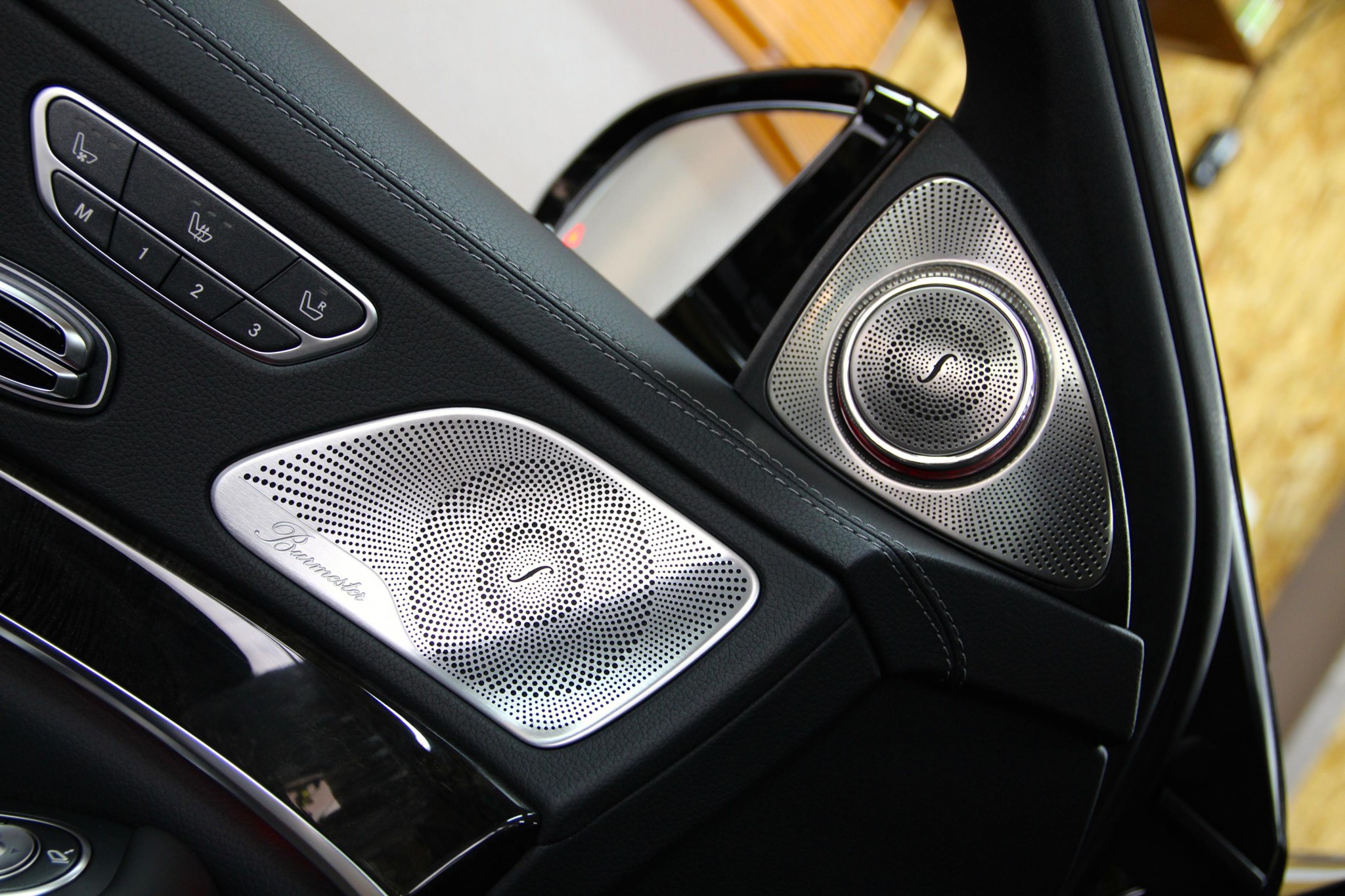 W222 Sクラス前期型 ベンツ純正BURMESTER のツイーター交換／3Dツイーター取付け