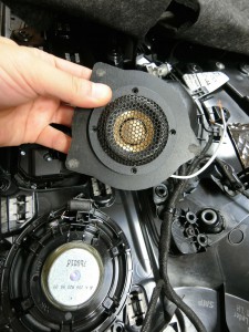 W213 ドアスピーカー交換1