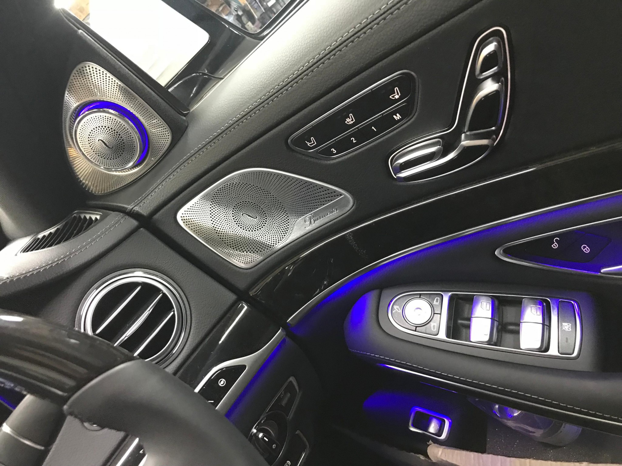 ベンツのスピーカー交換／W222 BENZ Sクラス用 ドアスピーカー+インナーバッフルセットのご紹介