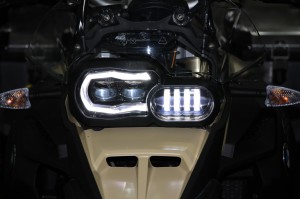 暗いヘッドライトで悩んでいる、BMW GSオーナーに朗報！
