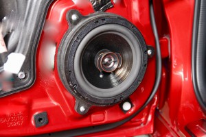 アクセラ 純正BOSE スピーカー交換　音質向上　9スピーカー　ボーズサウンド　MERCURY
