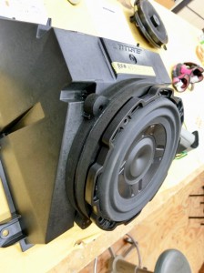 R35 GTR 純正BOSE サブウーハー交換 ホットワイヤード　名古屋