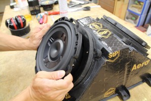 R35 GTR 純正BOSE サブウーハー交換 ホットワイヤード　名古屋