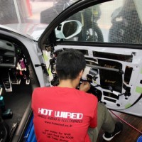 アウディ A6 純正BOSE スピーカー交換　HOT WIRED 名古屋