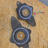 アウディ A6 純正BOSE スピーカー交換　HOT WIRED 名古屋