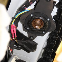 アウディ A6 純正BOSE スピーカー交換　HOT WIRED 名古屋