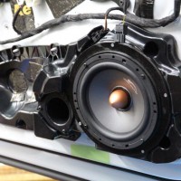 アウディ A6 純正BOSE スピーカー交換　HOT WIRED 名古屋