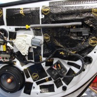 アウディ A6 純正BOSE スピーカー交換　HOT WIRED 名古屋