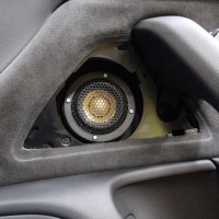 アウディ A6 純正BOSE スピーカー交換　HOT WIRED 名古屋