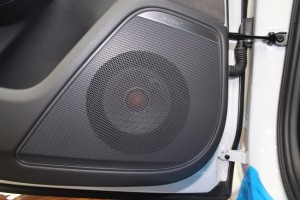 アウディ A6 純正BOSE スピーカー交換　HOT WIRED 名古屋
