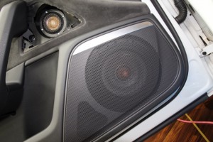 アウディ A6 純正BOSE スピーカー交換　HOT WIRED 名古屋