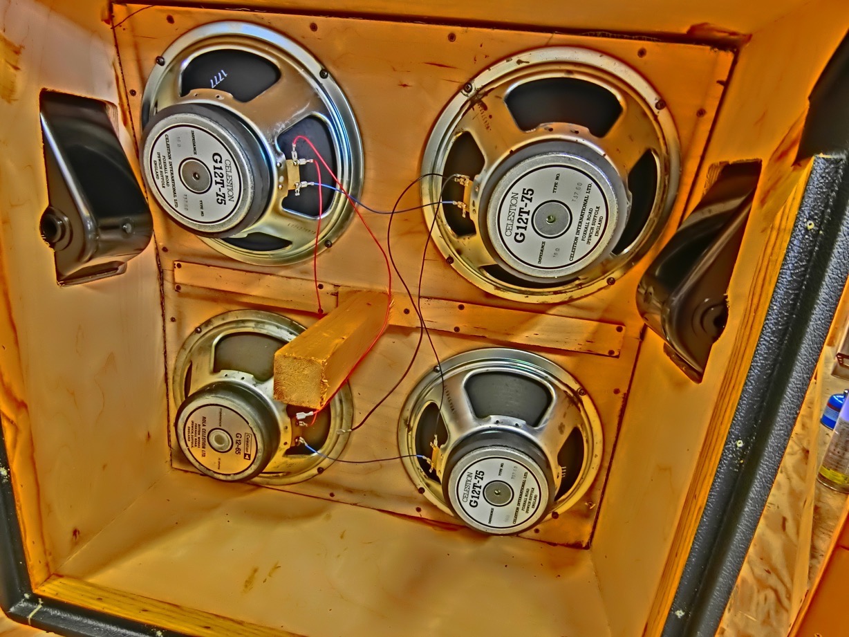 MARSHALL 1960Aキャビネット 12インチ2発のクラプトン仕様に改造する：マーシャルのキャビネットの最適化カスタム