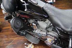 ハーレー　オーディオ　スピーカー取付　MERCURY CAR AUDIO 　HARELEY 名古屋　ホットワイヤード