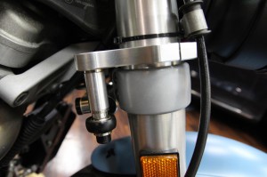 buell ビューエル ステアリングダンパー　ステアリングすたびらい　steering stabilizer damper xb12s diy mod