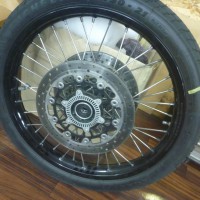 f800gs フロントフォーク　オイル交換 hyperpro オーバーホール シール交換 skf ホイールベアリング交換　名古屋　ホットワイヤード フロントホイール