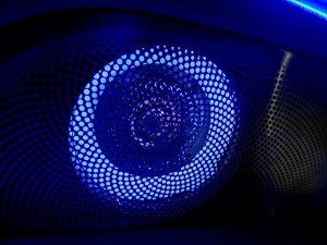 BMW 光るスピーカー スピーカー交換 光るツイーター ツイーター交換 B&W BOWERS & WILKINS HOT WIRED 名古屋