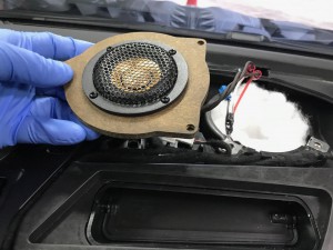 BMW ベンツ センタースピーカー交換 スピーカー交換  音質向上 純正　HOT WIRED 名古屋　ホットワイヤード
