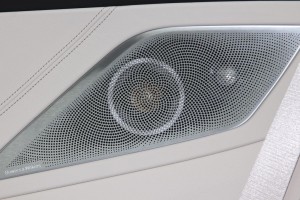 BMW スピーカー交換 ツイーター取付 音質向上　ツイーター埋込　HOT WIRED 名古屋 MERCURY CAR AUDIO CE-165  ドアスピーカー交換