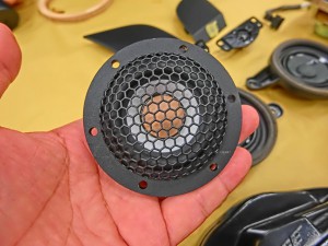 ランドローバー　ディスカバリー　レンジローバー　ディフェンダー　イボーグ　後付けCarPlay スピーカー交換 MERIDEN ドアスピーカー  ツイータ