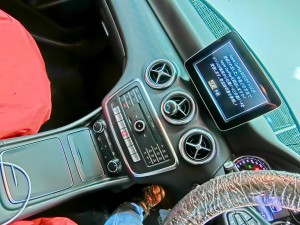 W176 A180 A200 ベンツ純正ナビ CarPlay 後付け カープレイ ミラーリング コーディング 名古屋　ホットワイヤード
