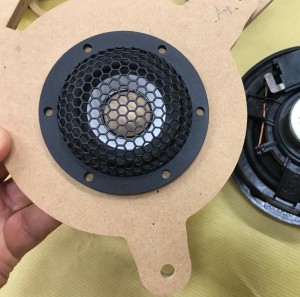 ランドローバー　ディスカバリー　レンジローバー　ディフェンダー　イボーグ　後付けCarPlay スピーカー交換 MERIDEN ドアスピーカー  ツイータ