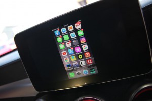 W205 BENZ ベンツ Cクラス 外部入力　有効化　コーディング　CarPlay インターフェース　ミラーリング　後付け　カープレイ