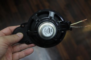 AUDI純正BOSEサウンド　センタースピーカー 交換