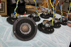 アウディ純正BOSE AUDI センタースピーカー 交換　音質向上　RAM2 Audible Physics
