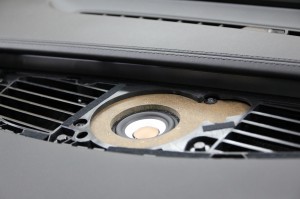 アウディ純正BOSE AUDI センタースピーカー 交換　音質向上　RAM2 Audible Physics