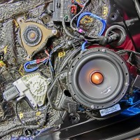 Audi A8 ツイーター交換　ツイーター埋込　スピーカー交換　AUDI純正BOSE
