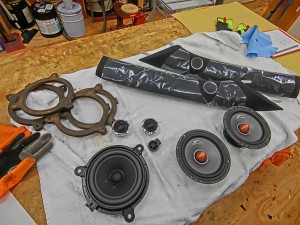 CX-8 マツダ純正 BOSE スピーカー交換 ツイーター交換  音質向上　音質改善 デッドニング サウブーハー インナーバッフル センタースピーカー サラウンドスピーカー トランクデッドニング ツイーター 埋込加工 MERCURY CAR AUDIO