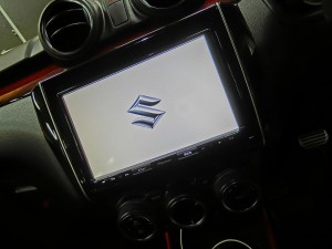 スイフト スイスポ スピーカー交換 ツイーター交換 スズキ純正ナビ デッドニング BOSEスピーカー　HOT WIRED 名古屋　イコライザー調整　クロスオーバー　サウンド設定　サウンドセッティング　音調整